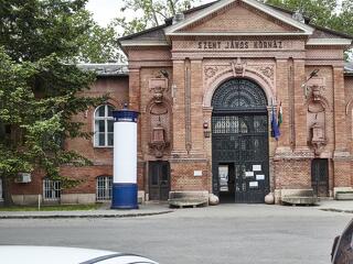 Volt államtitkár: Már tányér sincs a János Kórházban 