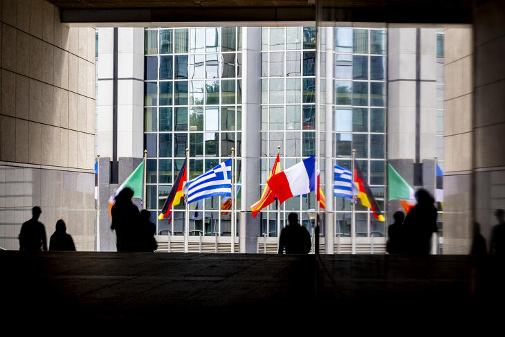 Több mindenről is döntöttek