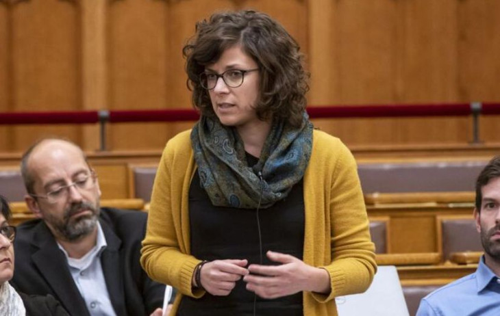 Orosz Anna a parlamentben 