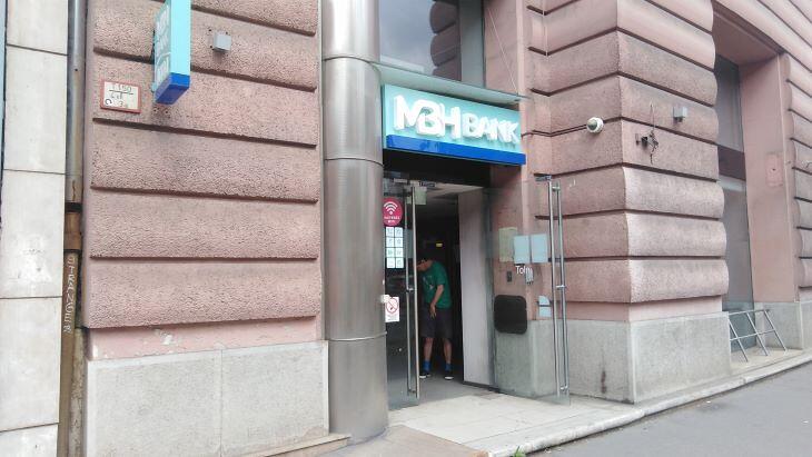 A bank kapuja szélesre tárul jövőre