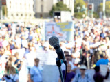 Caramel és zenésztársai üzentek a rendszernek – egyre többen merik kritizálni Orbán Viktort