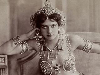 100 éve végezték ki Mata Harit