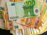 Újabb határt győzött le a forint
