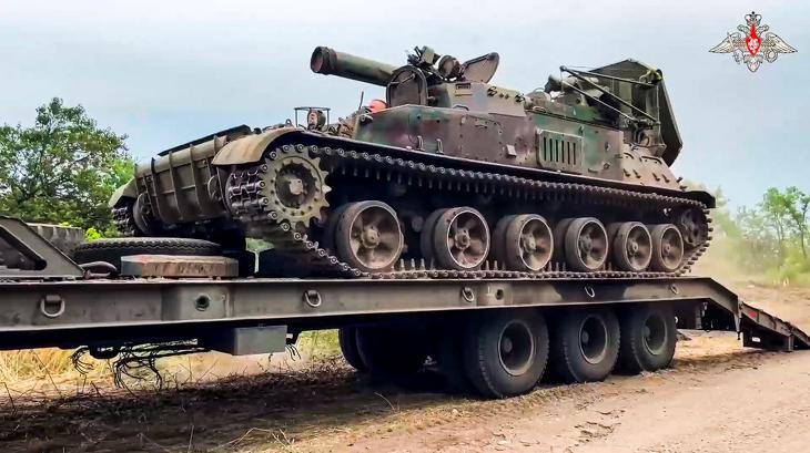 A Wagner katonai magánvállalat tüzérségi eszközeinek egy részét már átadták az orosz hadseregnek. Fotó: MTI/AP/Orosz védelmi minisztérium