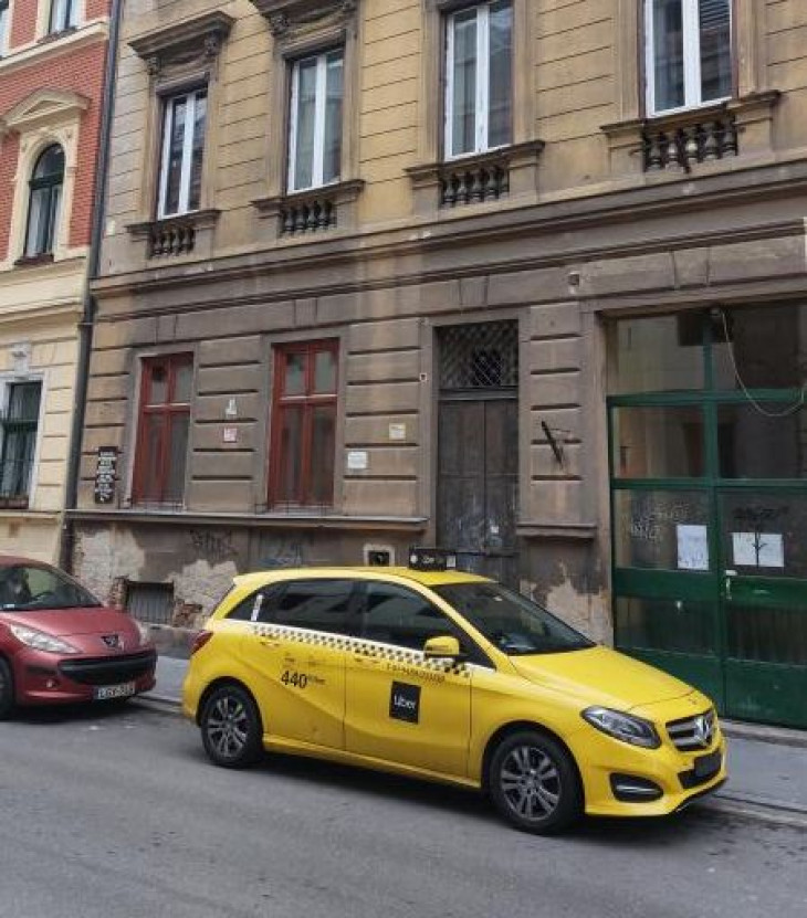 Ez a budapesti üzlethelyiség is új tulajdonost keres