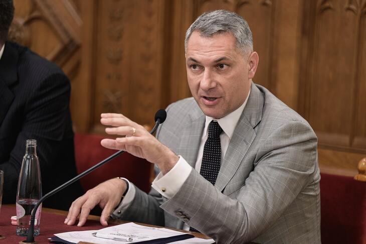 Lázár János a kiskereskedelem átszervezését, az agrárium újragondolását ígérte