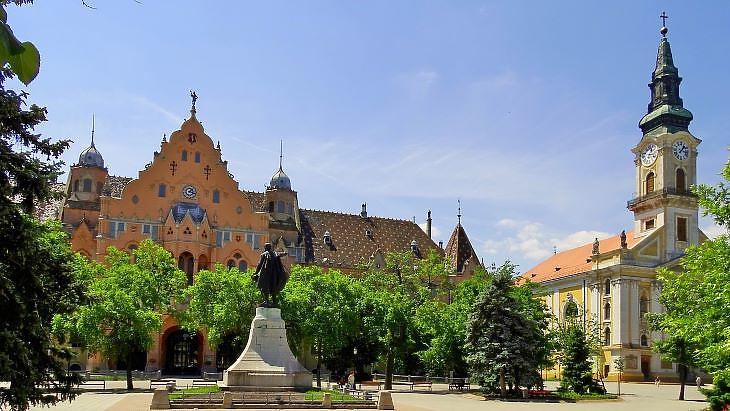 A kecskeméti városháza felújítását is a Horváth Építőmester Zrt. végezte (fotó: pixabay.com)
