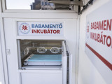 Új babamentő inkubátort adtak át Budapesten
