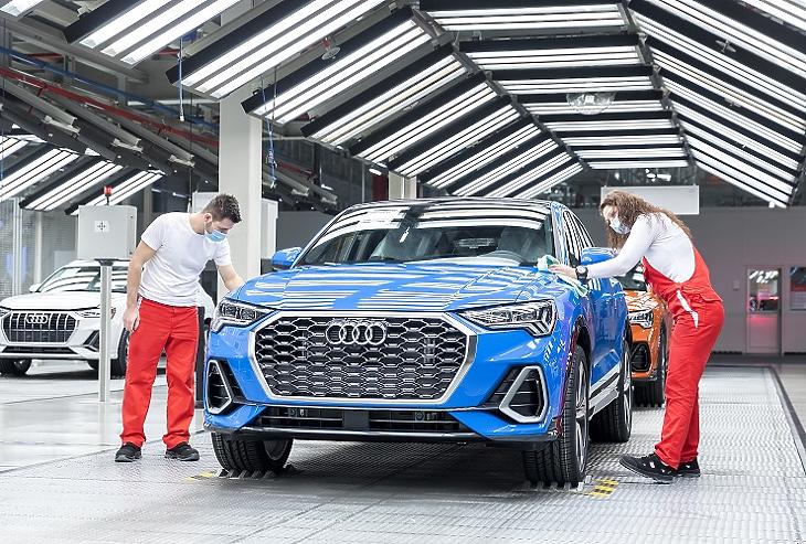 Az Audi Q3 PHEV gyártása (Forrás: Audi Hungária)