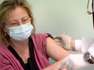 Beadták az első védőoltást Magyarországon