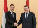 Szijjártó Péter és Sergei Aleinik belorusz külügyminiszter Minszk környékén. Fotó: Facebook/Szijjártó Péter 