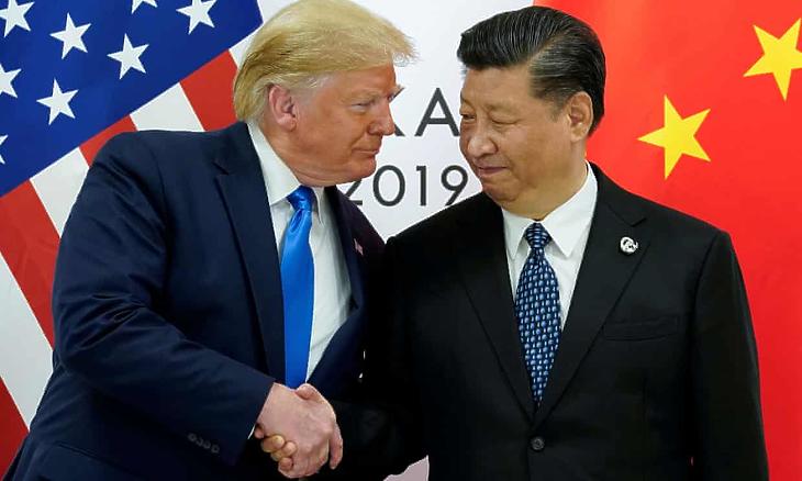 Donald Trump és Hszi Csin-ping a 2019-es, Oszakában zajló G20 csúcson. (Fotó: Kevin Lamarque/Reuters)