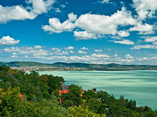 Hatalmasat kaszálhatnak a  zánkai volt MÁV-üdülő megvételével