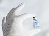 Hadházy Ákos feljelentést tett a keleti vakcinák engedélyezése miatt