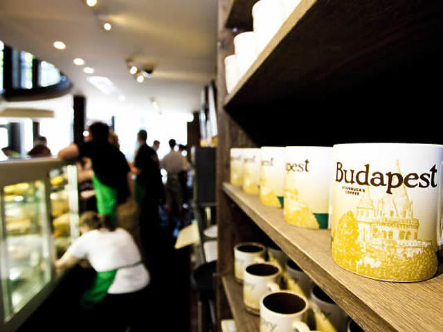 Megnyílt a budapesti Starbucks