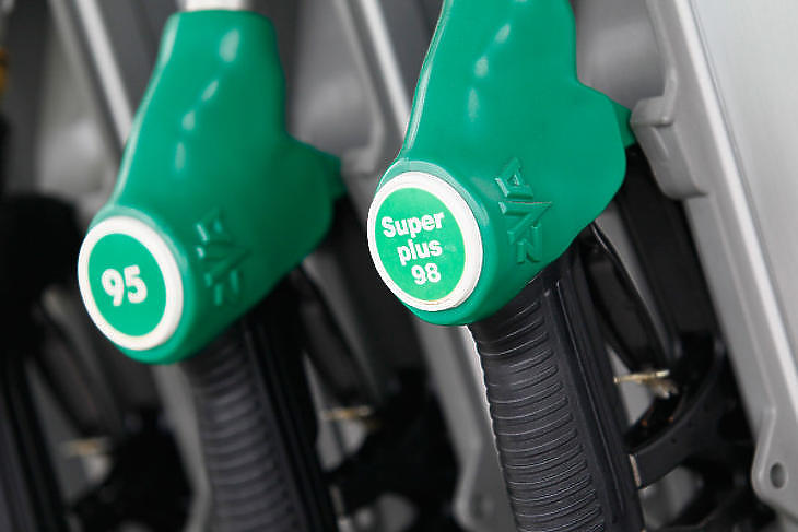 A benzinesek most örülhetnek. Fotó: MTI