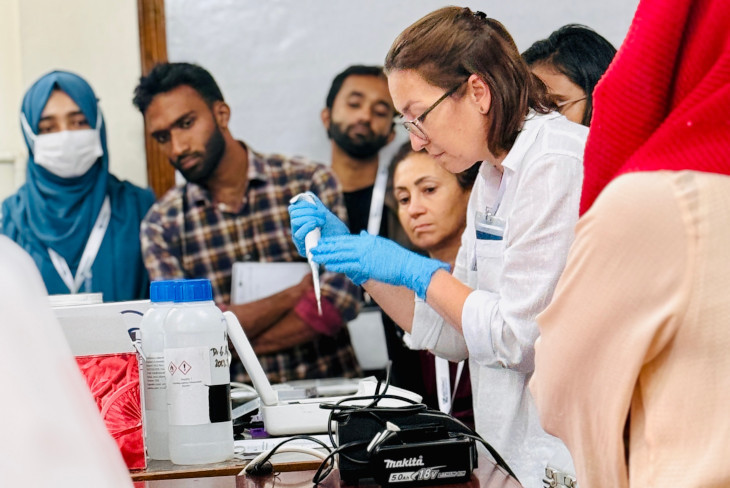 Kurucz Kornélia, a Pécsi Tudományegyetem adjunktusa a 2025-ös bangladesi tudományos expedíció egyik résztvevője