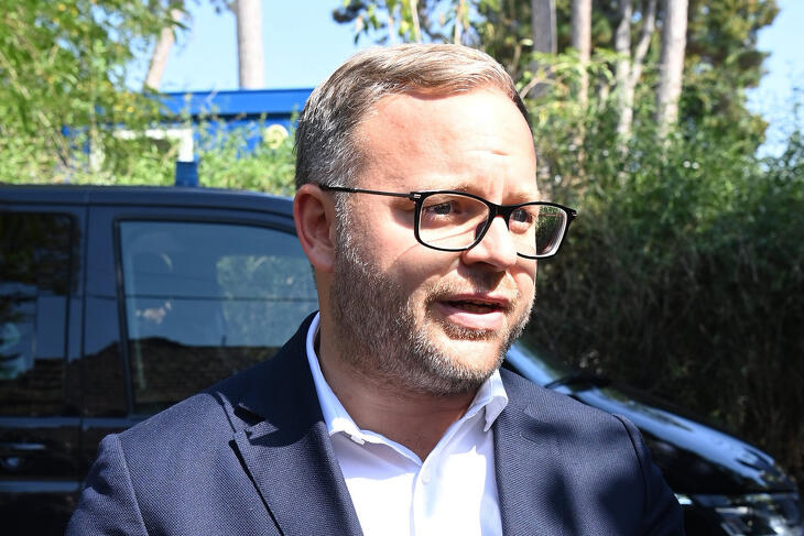 A miniszterelnök politikai igazgatója úgy vélekedett az interjúban, hogy a magyar emberek 80-90 százaléka egyetért a magyar kormány politikájával az orosz-ukrán háború ügyében