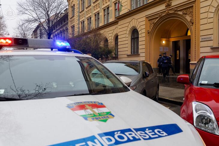Két nap is számos iskolát ért fenyegetés