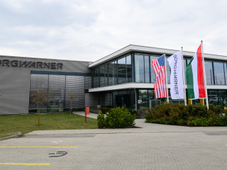 Egy nap alatt két milliárdos amerikai beruházást jelentett be Szijjártó Péter   