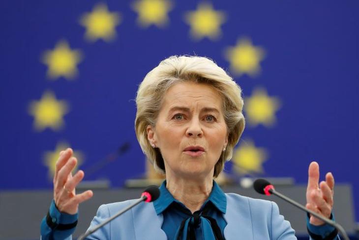 Ursula von der Leyen, az Európai Bizottság elnöke felszólal az Európai Parlament orosz-ukrán feszültségről folytatott plenáris ülésén Strasbourgban 2022. február 16-án. Fotó: MTI/AP