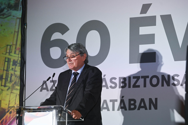 Molnár József  Dunai Finomító indulásának 60. évfordulója alkalmából tartott ünnepségen Százhalombattán 