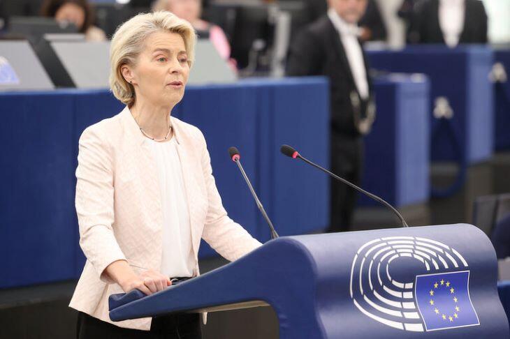 Megőrizte a belé vetett bizalmat Ursula von der Leyen