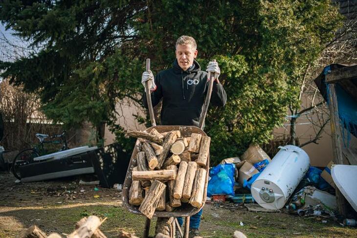 Az ellenzék vezére halmozza a tőkét