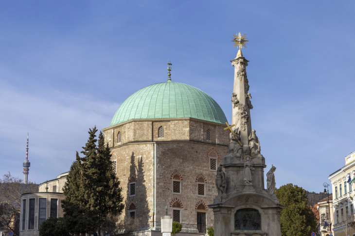 Fotónkon a pécsi dzsámi