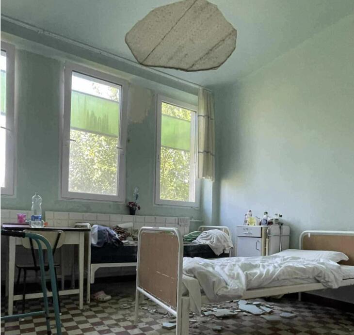 Leszakadt mennyezet a berettyóújfalui kórházban