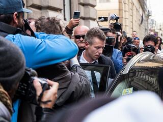 Magyar Péter összetűzésbe keveredett Strasbourgban, a kérdés, hogy kikkel