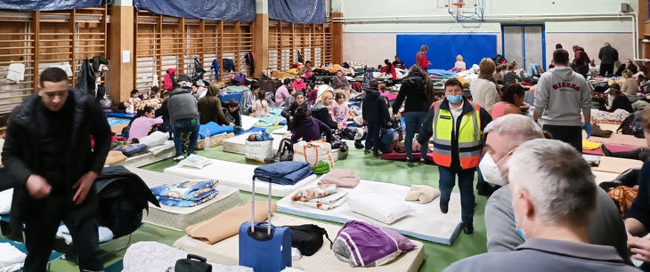 Folyamatosan érkeznek a segélyszállítmányok a menekülteknek Fotó: Helmeczi László Facebook oldala