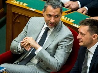 Lázár János dohányos barátainak igazán jól indult az év