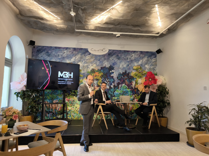 Vince Péter szerint meghökkentően nagyot erősödött a forint  