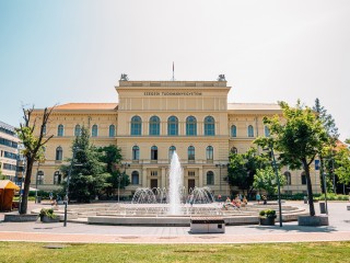 A Szegedi Egyetem egyik épülete. Fotó: Depositphotos
