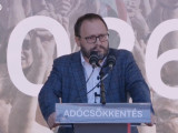 Adócsökkentést és euróbevezetést jelentett be Magyar Péter szakértője