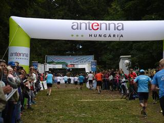 Futás az adótoronyhoz: különleges versenyt támogat az Antenna Hungária