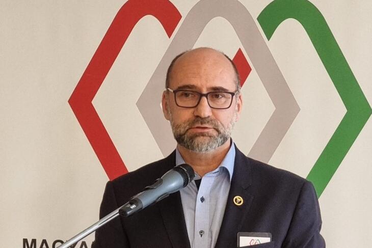 Zlati Róbert elmondta, hogy a 2027-es tervekhez nem nyúltak hozzá, csak a jövő évit módosították