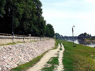 Nem támogatja az akkumulátoripai beruházásokat Szolnok közgyűlése