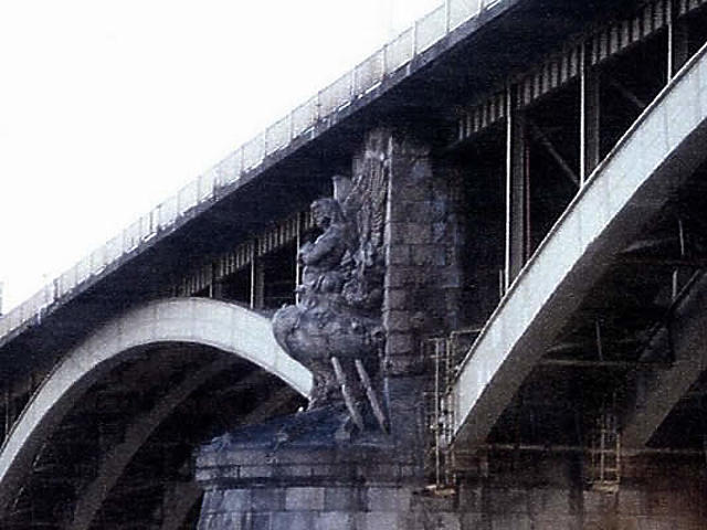 Így rohad szét a Margit-híd