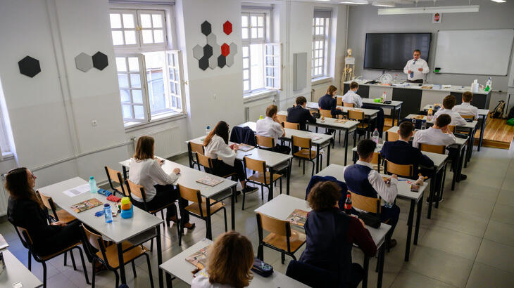 Az iskola nem hadsereg