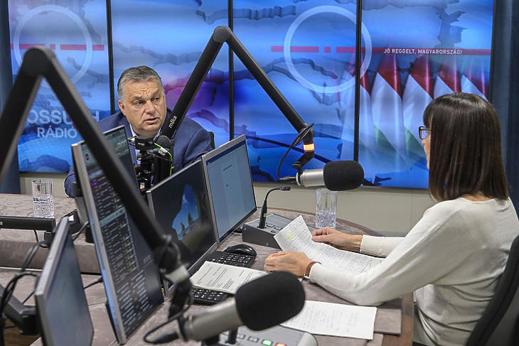 Orbán Viktor interjút ad a Kossuth Rádiónak. Fotó: MTI