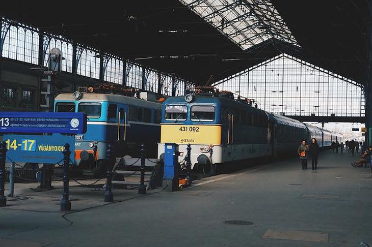 Egyre több helyről indulnak vonatok Balatonra. Fotó: Pixabay