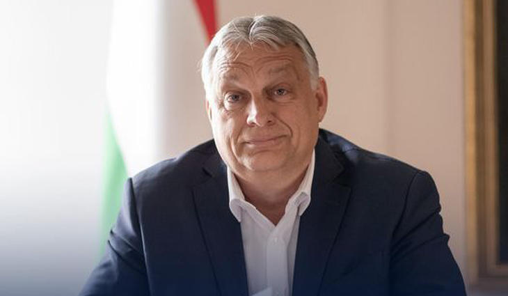 Orbán Viktornak van oka az örömre. Fotó: Facebook