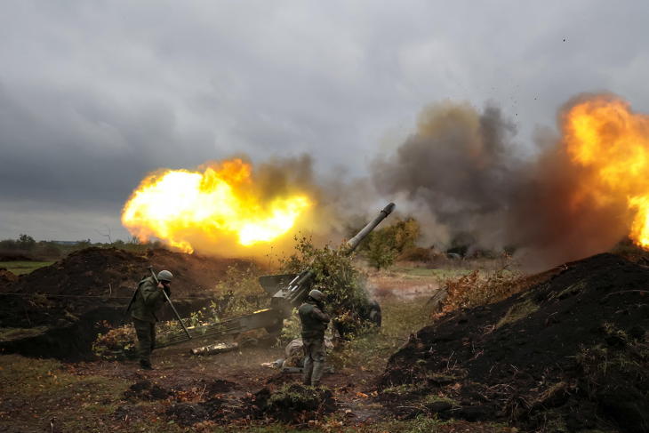 Az elmúlt hét napban az oroszok átlagban naponta 824 katonát veszítettek el. Fotó: MTI/AP/Alekszej Alekszandrov