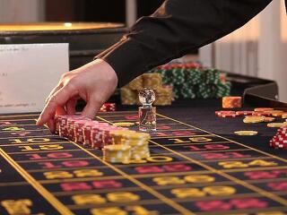 A választások előtt 35 éves kaszinó-koncesszióról döntött a kormány