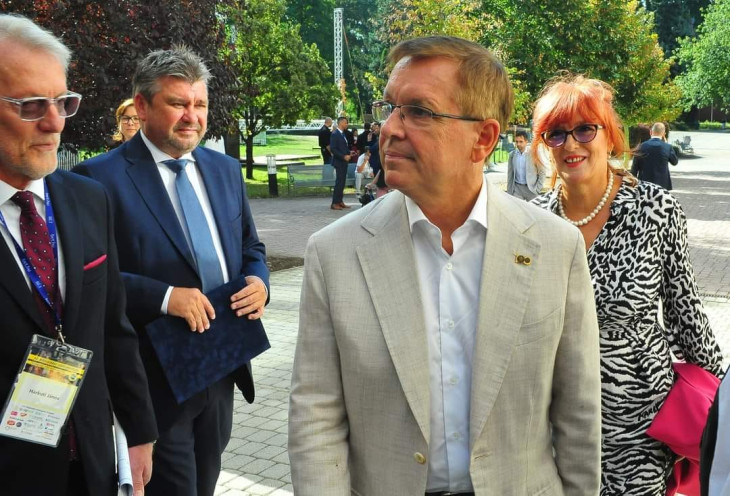 Matolcsy György ismét nyomott egy kormánykritikát