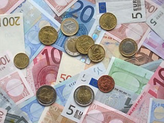 Az euró iránti kereslet töretlen