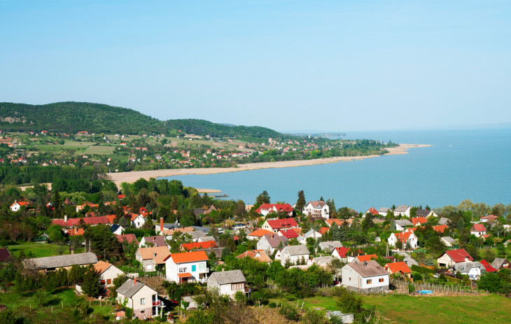 Az árakon is meglátszik, hogy a vevők körében még mindig a balatoni nyaralók a legnépszerűbbek 