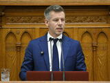 Magyar Péter mélyen belenyúlna a rendszerbe:  több politikusi posztnál is jöhet a cikluskorlát